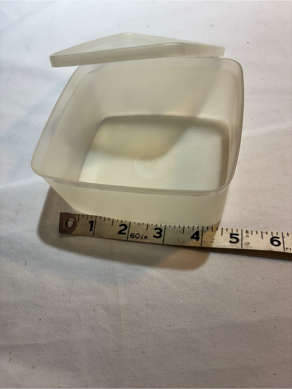 Vintage Tupperware Square Bowl with lid - Picture 3 of 6